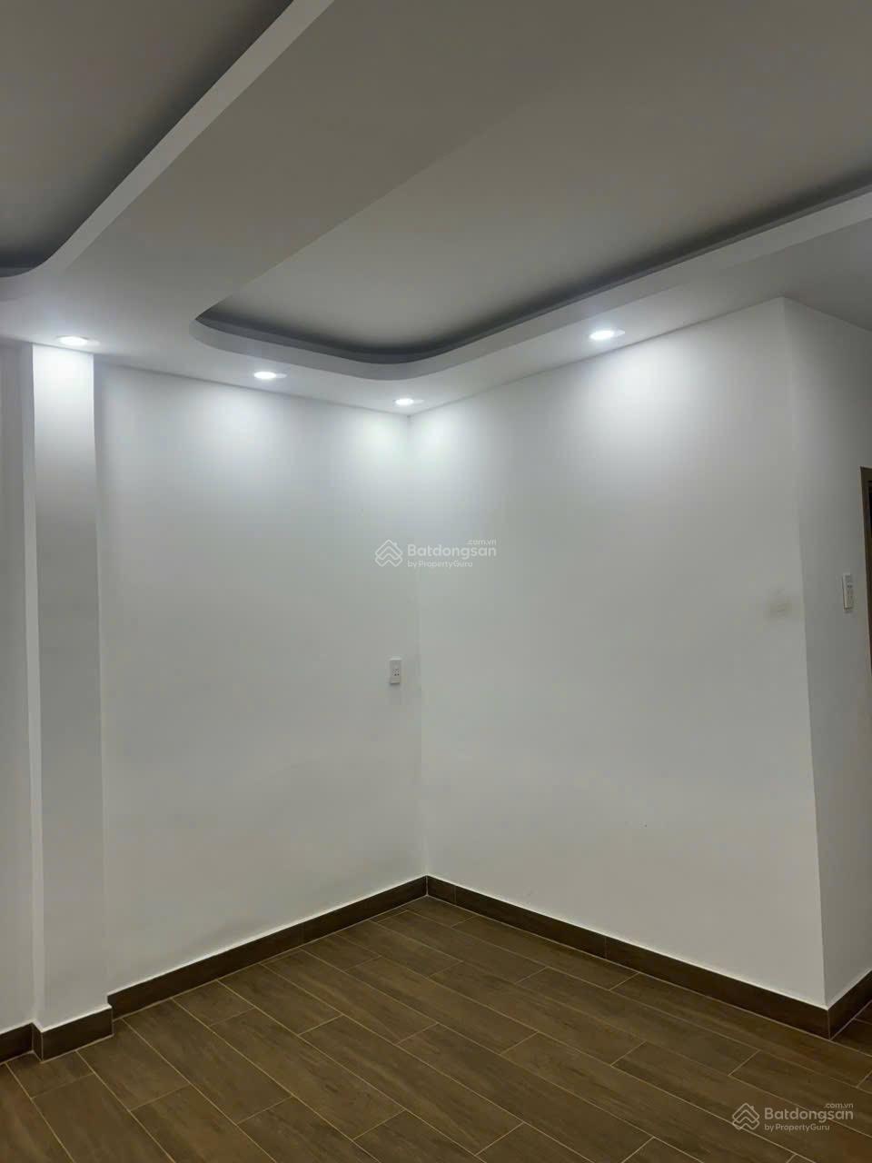 Bán nhà hẻm 4m DT khủng 67 m2